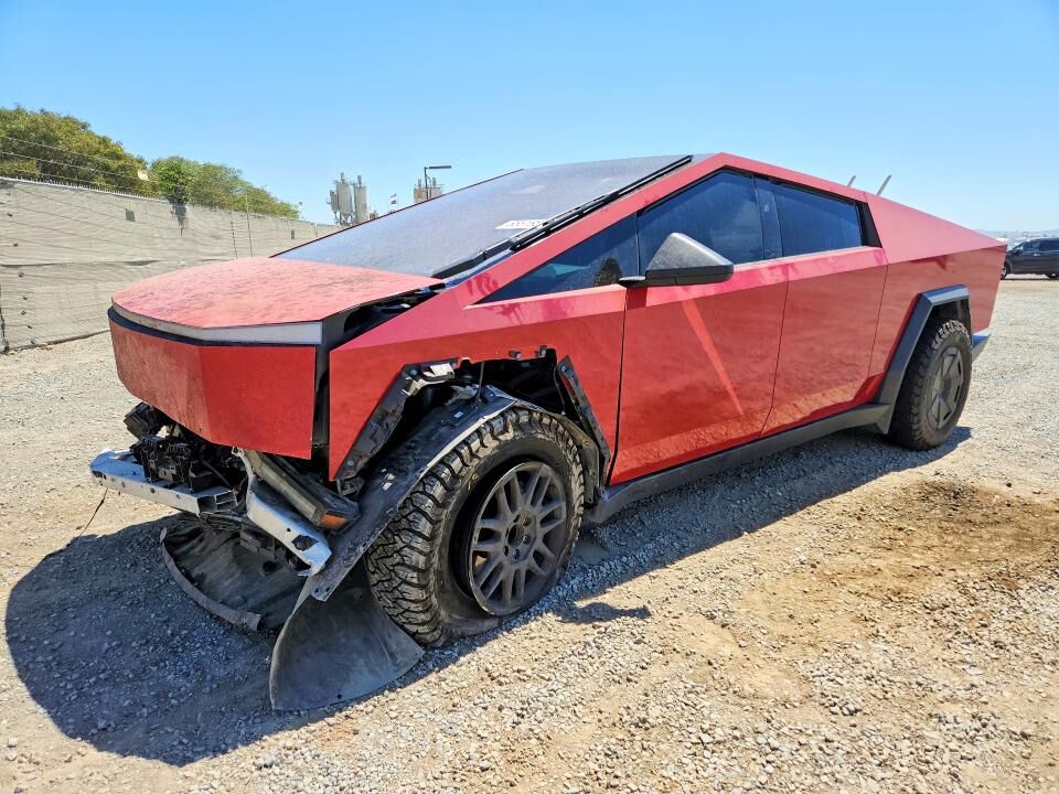 2025 TESLA Cybertruck