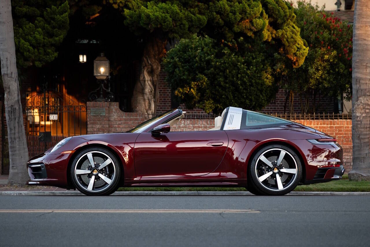 2021 PORSCHE 911