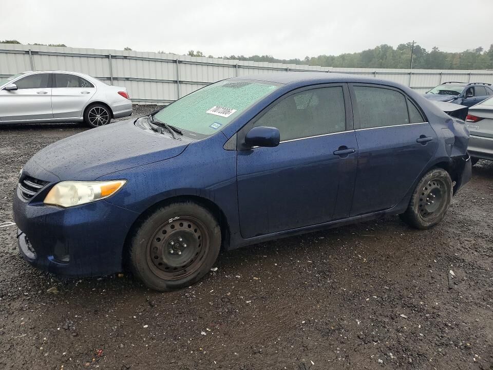 2013 TOYOTA Corolla