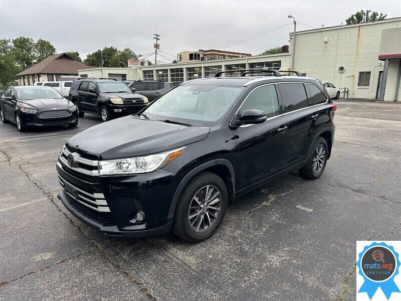 2017 TOYOTA Highlander