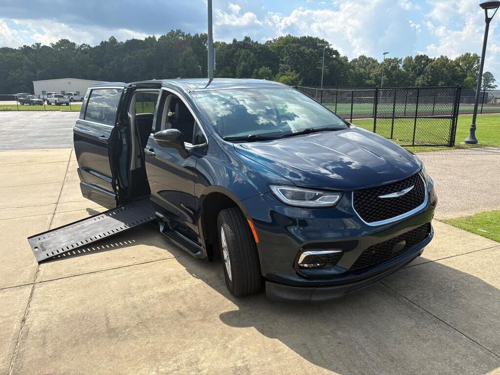 2024 CHRYSLER Pacifica