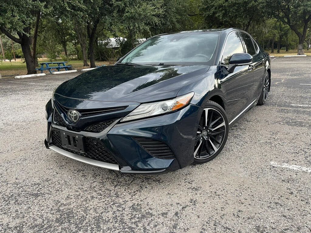 2018 TOYOTA Camry