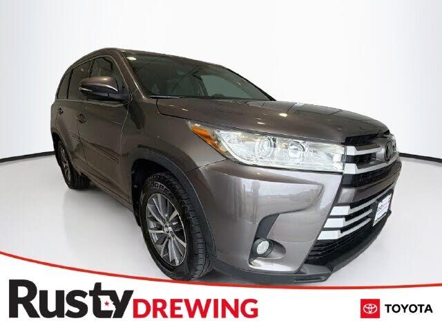 2017 TOYOTA Highlander