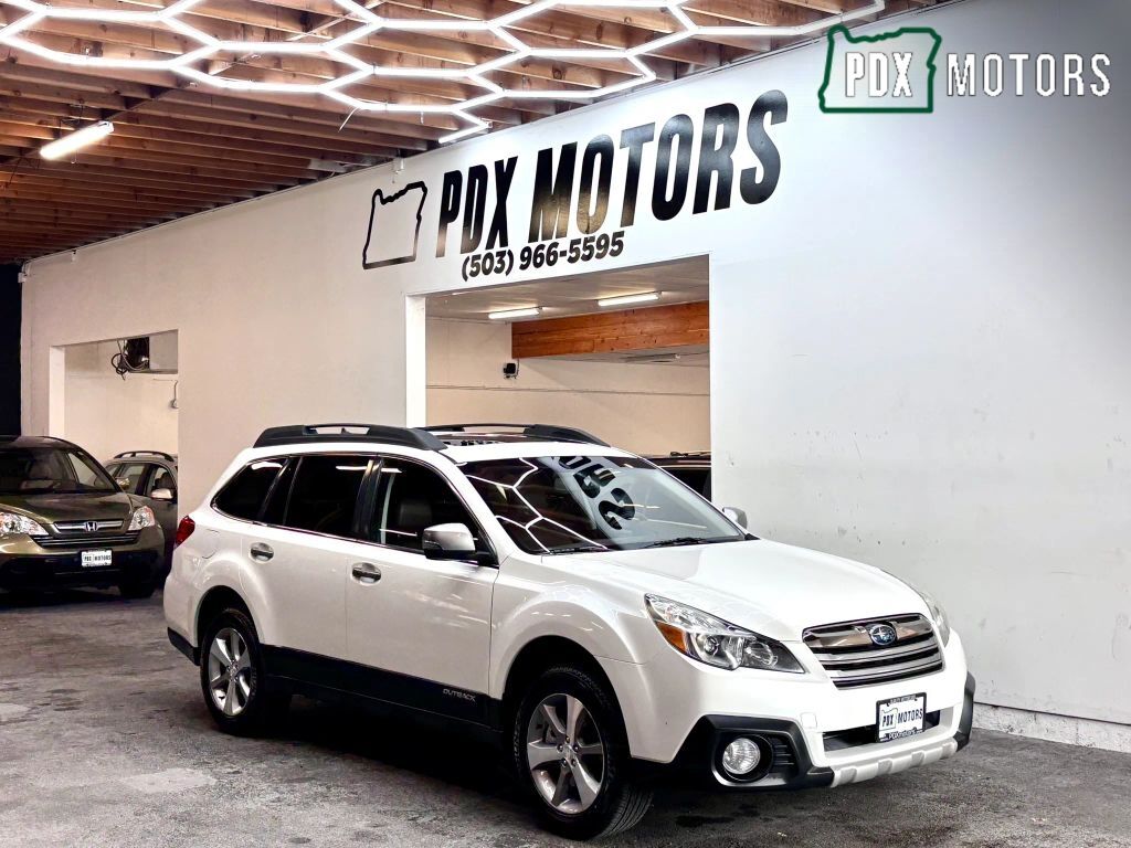 2013 SUBARU Outback