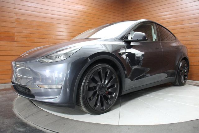 2024 TESLA Model Y
