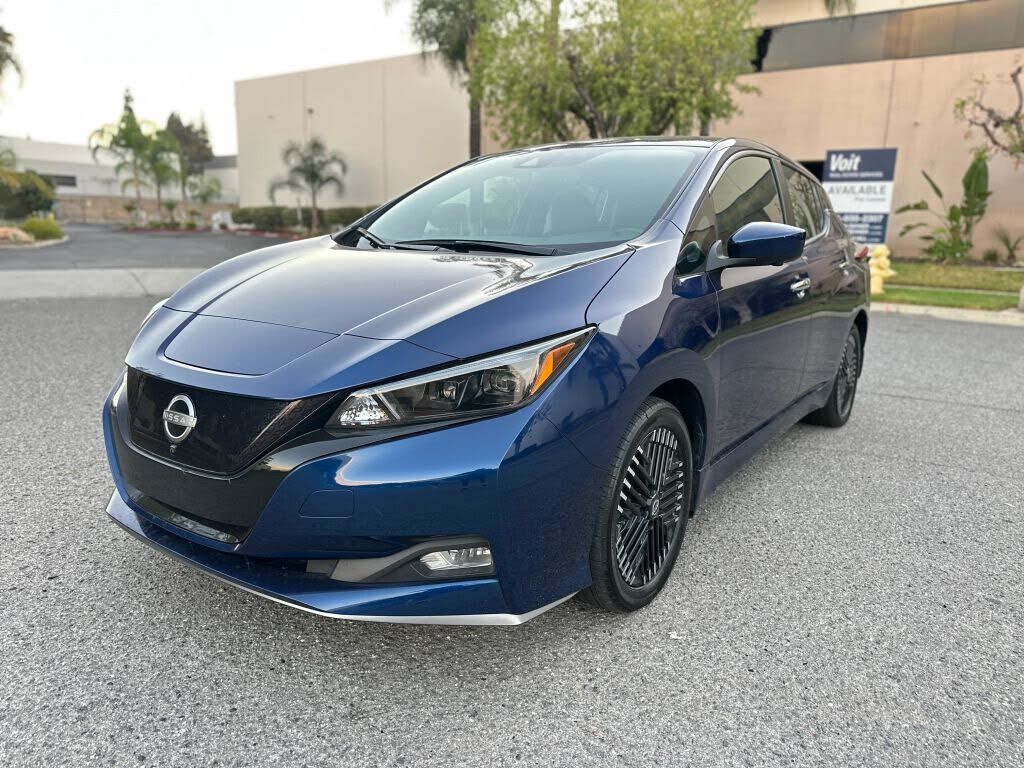 2023 NISSAN Leaf