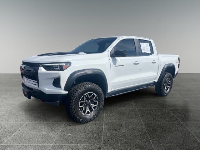 2024 CHEVROLET Colorado