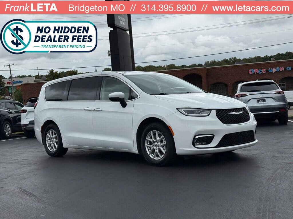 2023 CHRYSLER Pacifica