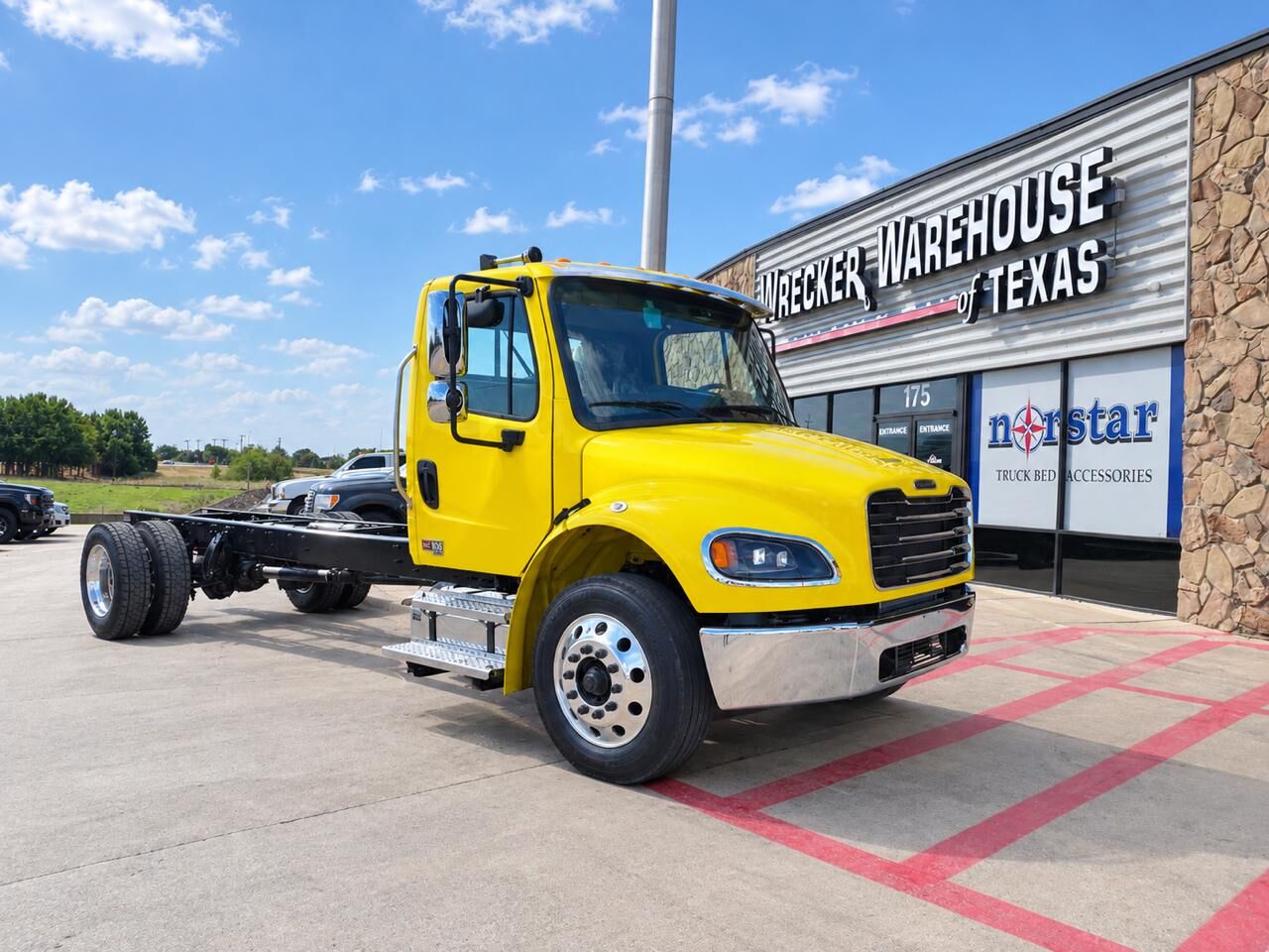 2027 FREIGHTLINER M2