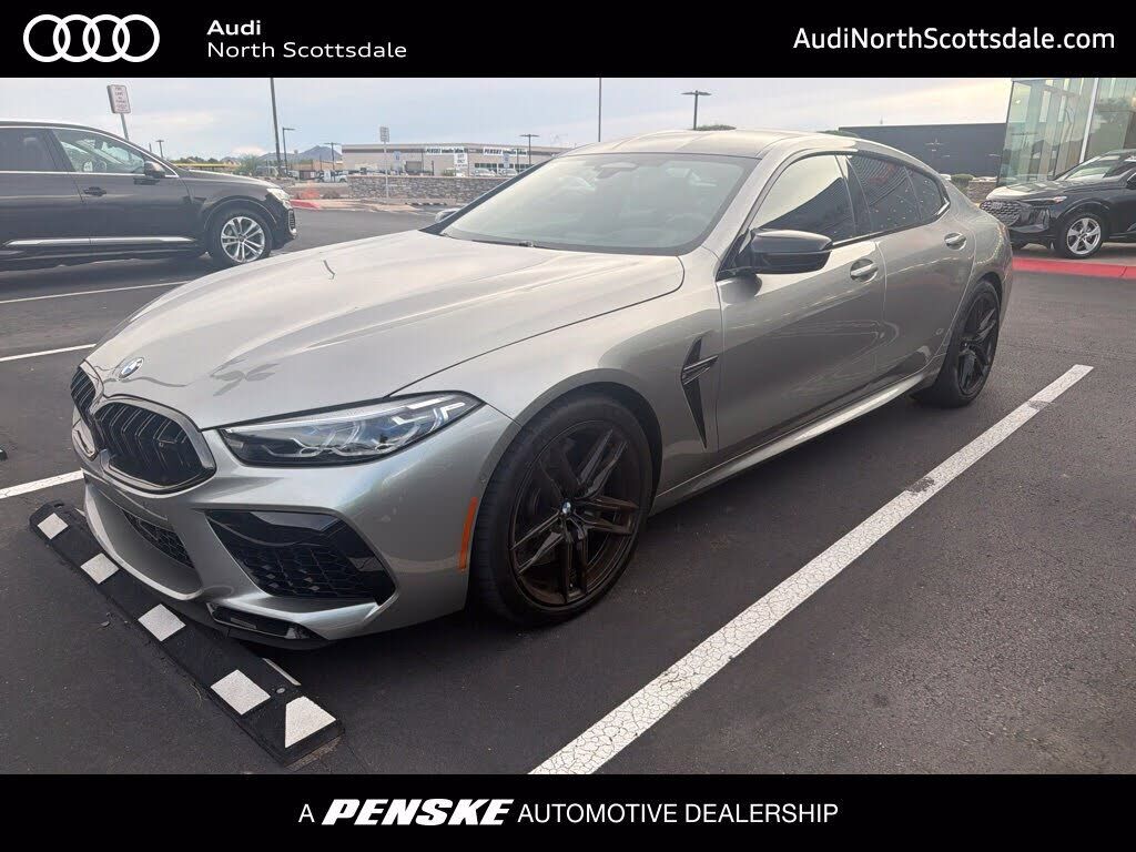 2022 BMW M8