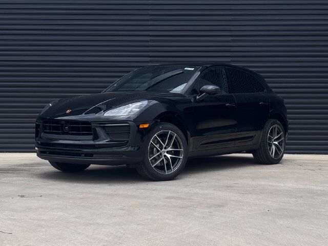 2026 PORSCHE Macan