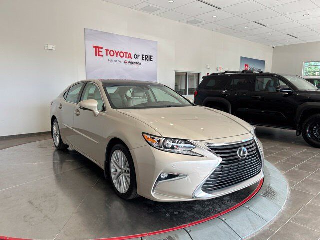 2018 LEXUS ES