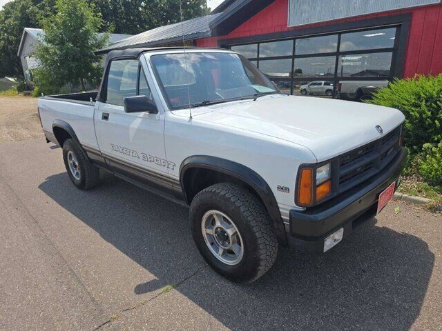 1989 DODGE Dakota