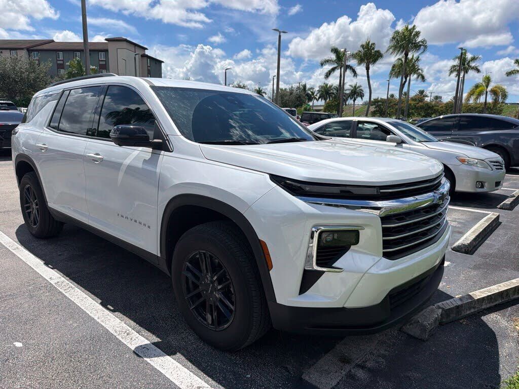 2025 CHEVROLET Traverse