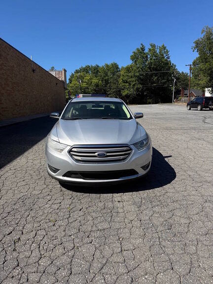 2013 FORD Taurus