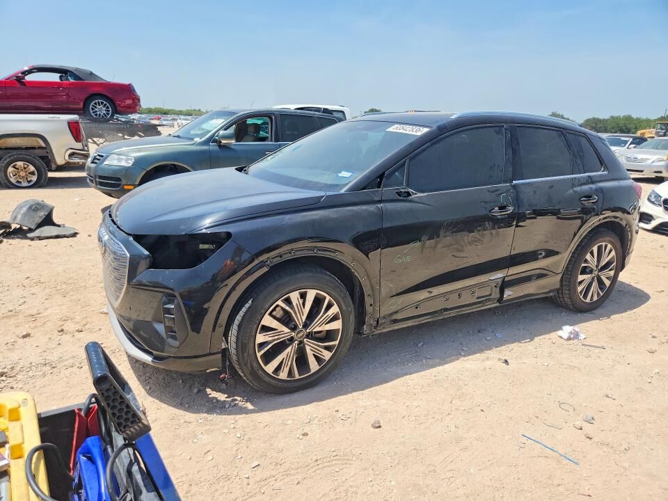 2023 AUDI Q4
