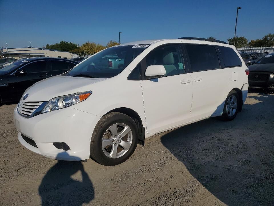 2017 TOYOTA Sienna