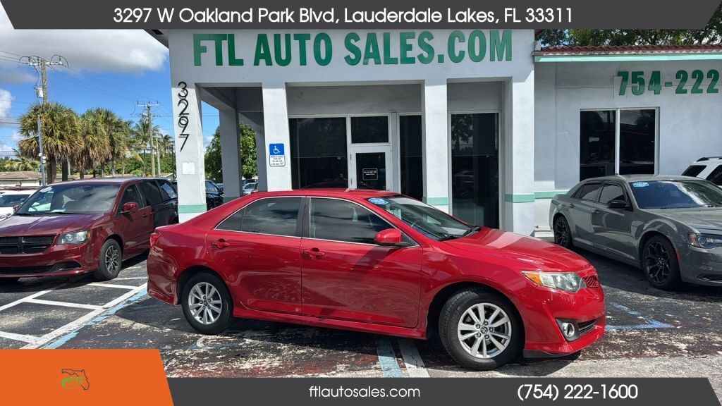 2014 TOYOTA Camry