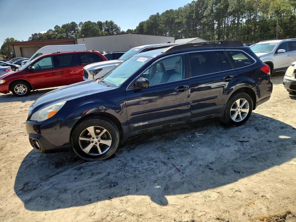 2013 SUBARU Outback