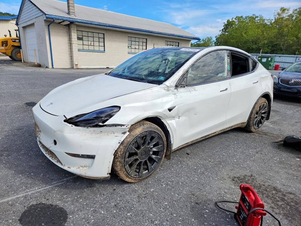 2022 TESLA Model Y