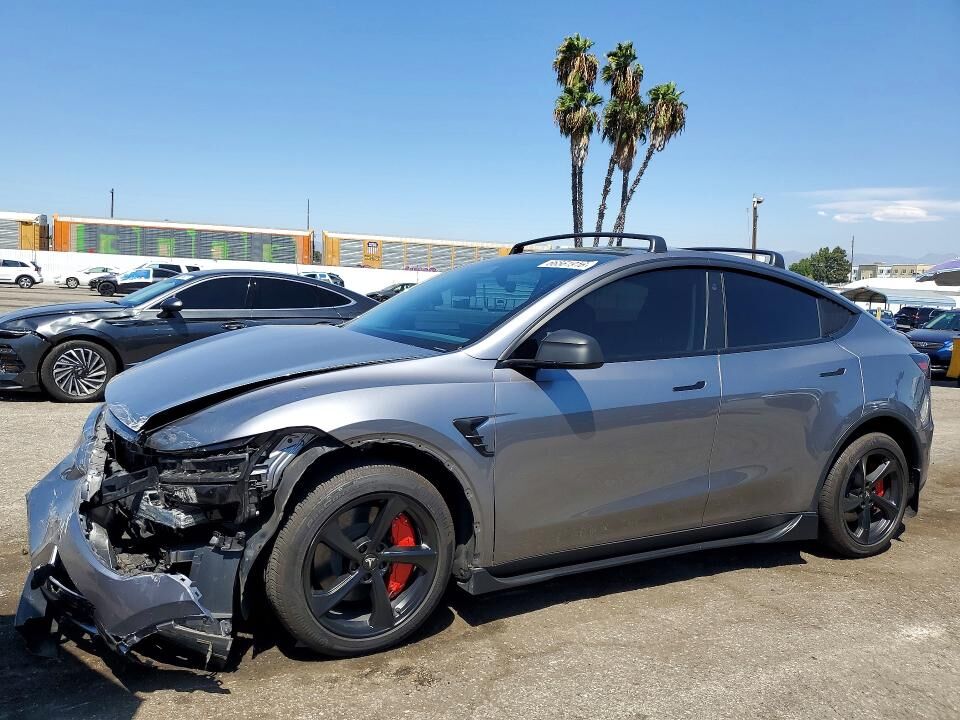 2026 TESLA Model Y