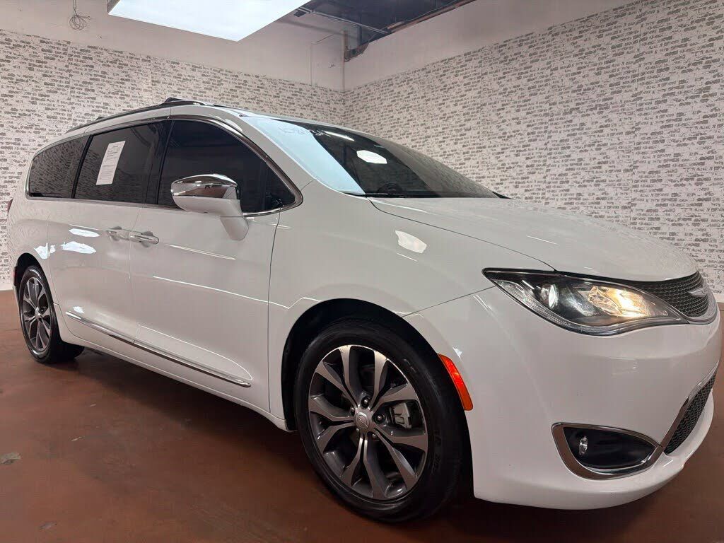 2017 CHRYSLER Pacifica