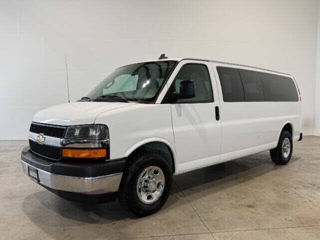 2017 CHEVROLET Express