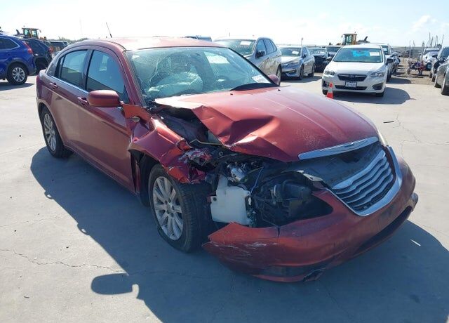 2011 CHRYSLER 200