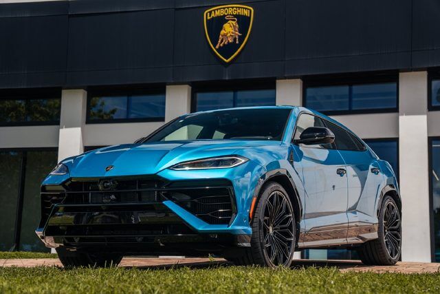 2026 LAMBORGHINI URUS