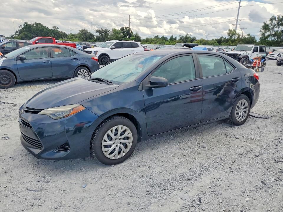 2017 TOYOTA Corolla
