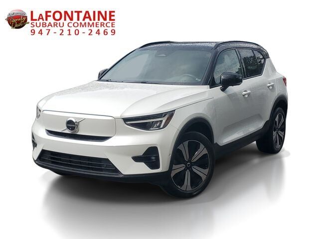 2023 VOLVO XC40