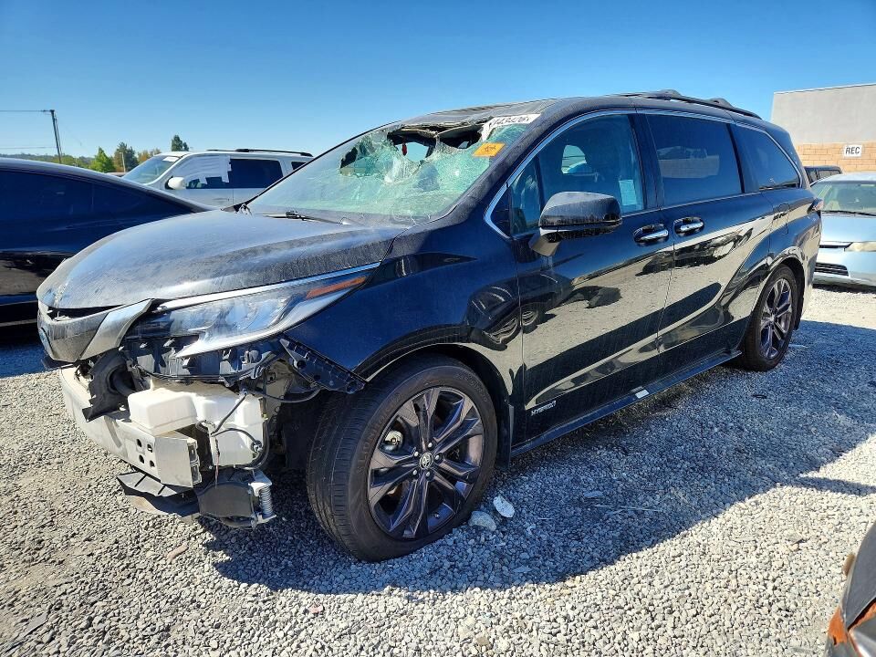2021 TOYOTA Sienna