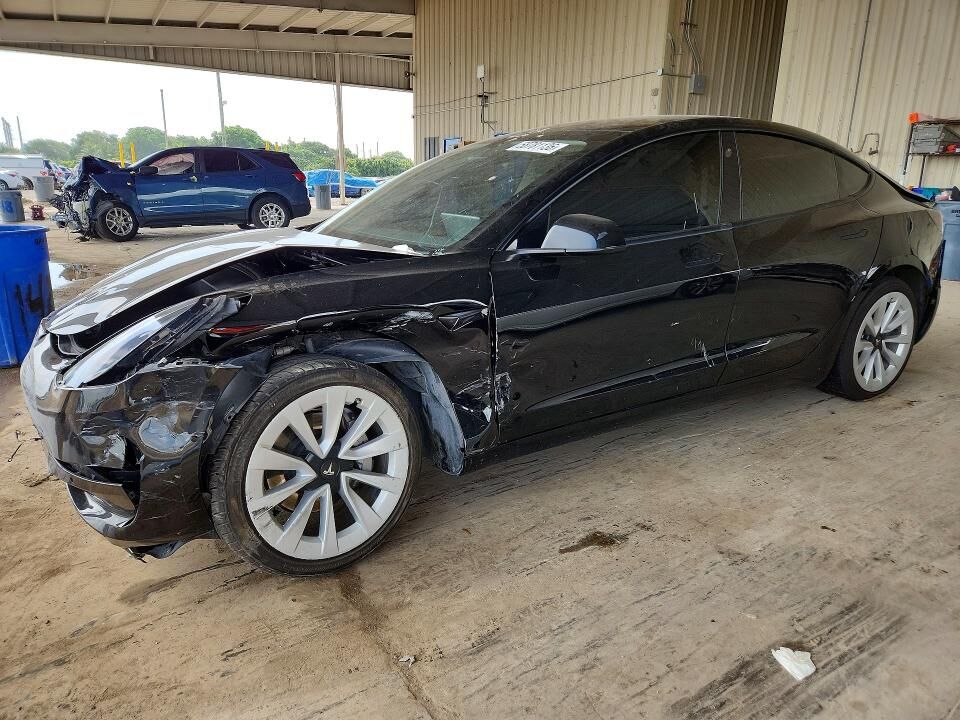2022 TESLA Model 3