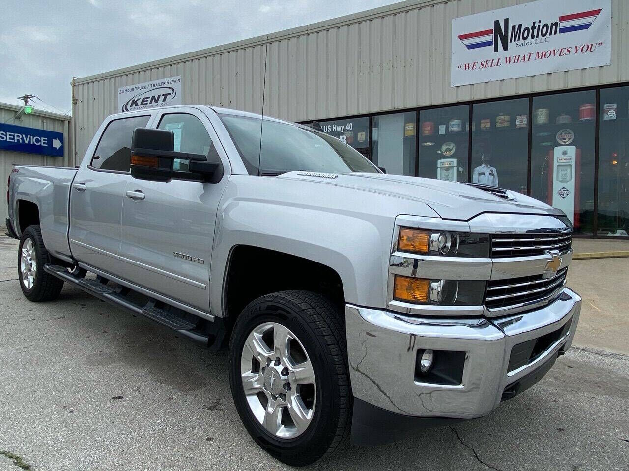 2017 CHEVROLET Silverado
