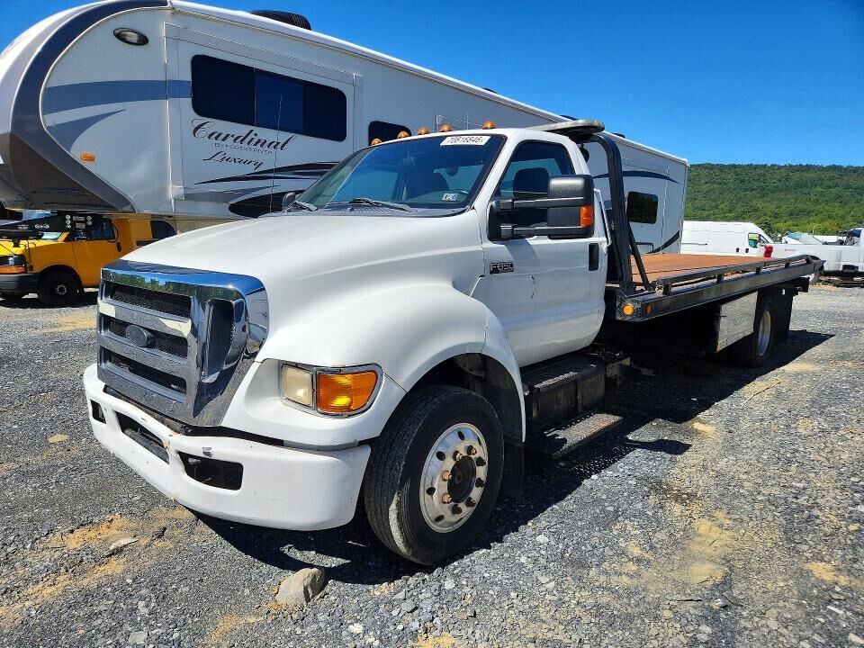 2013 FORD F-650