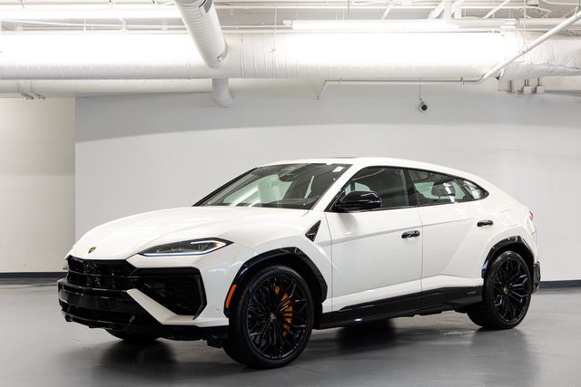 2026 LAMBORGHINI URUS