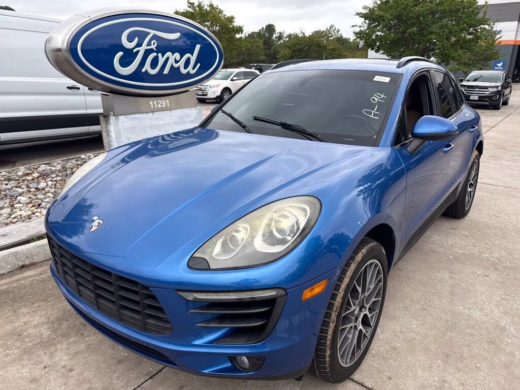 2016 PORSCHE Macan