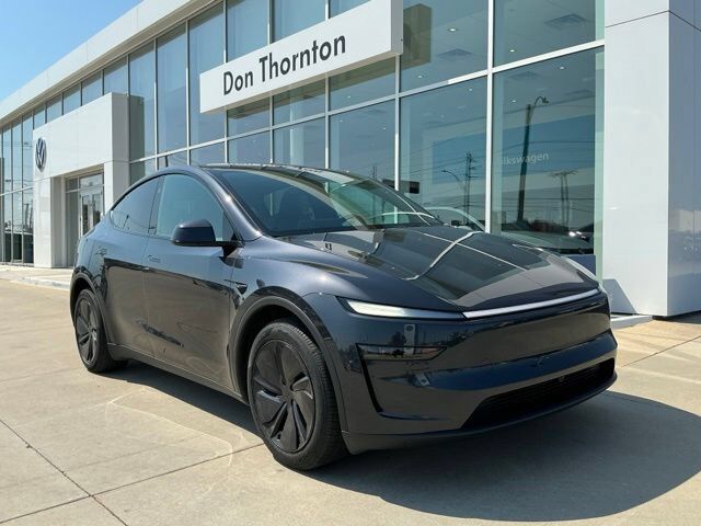 2026 TESLA Model Y