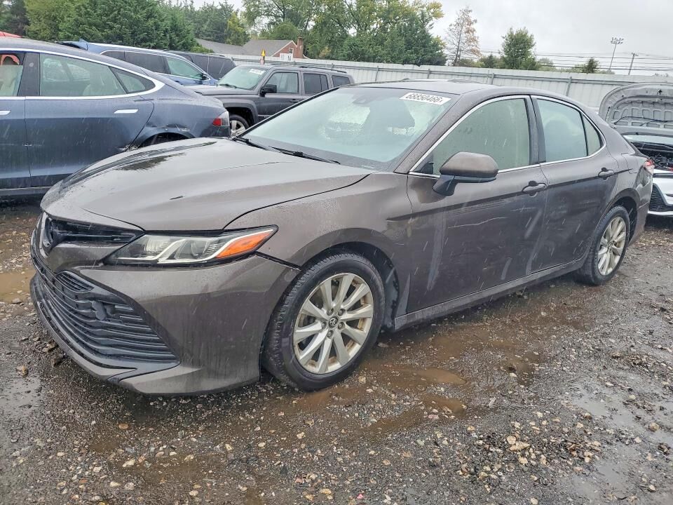 2018 TOYOTA Camry