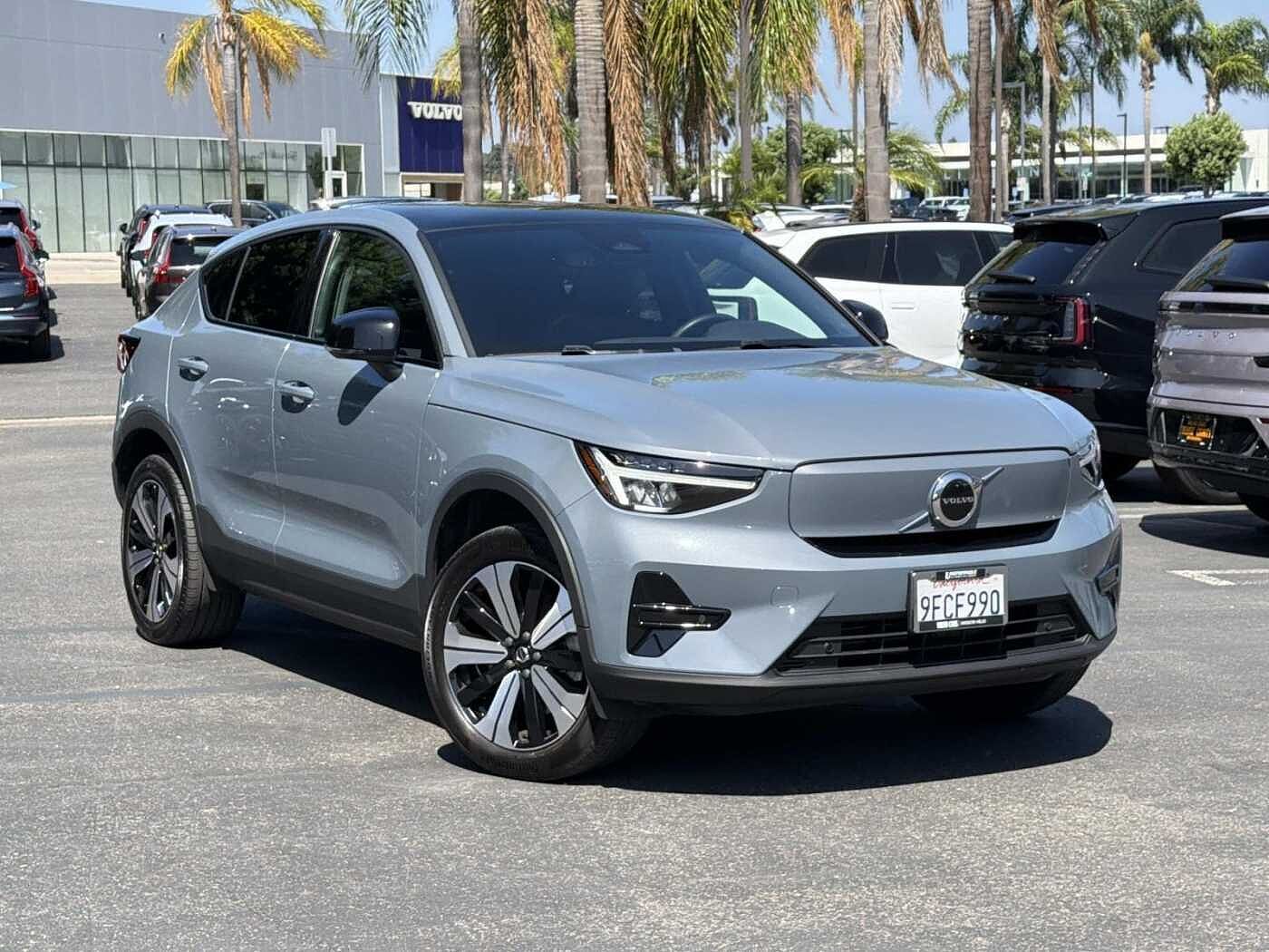 2023 VOLVO C40
