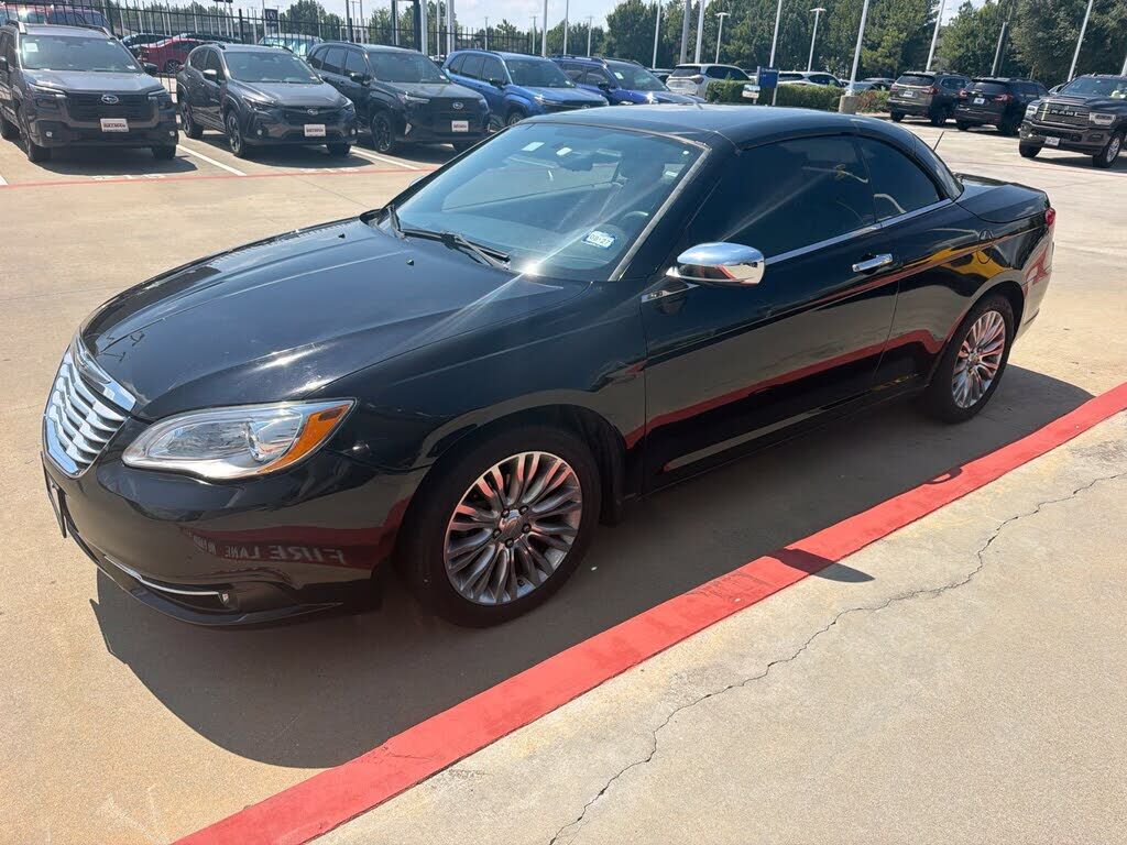 2011 CHRYSLER 200