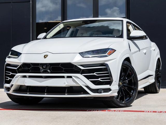 2022 LAMBORGHINI URUS