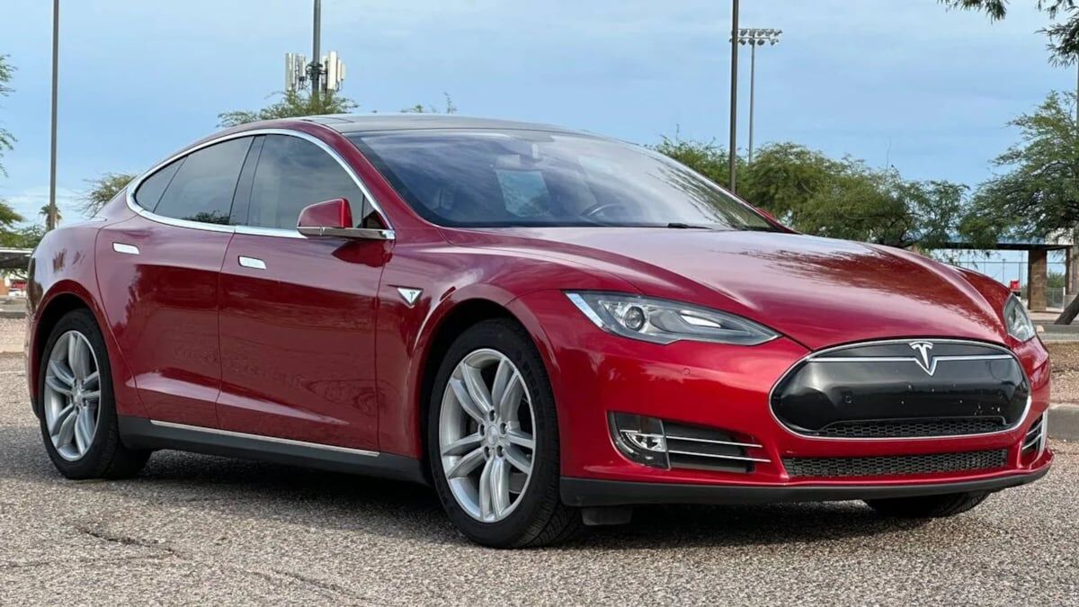 2014 TESLA Model S
