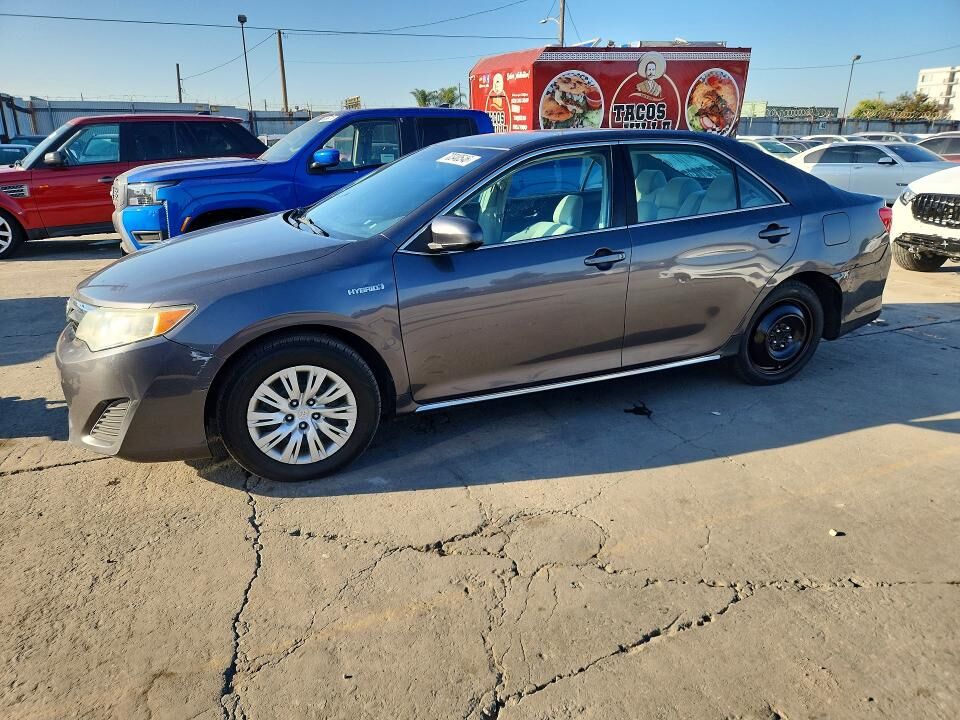 2013 TOYOTA Camry