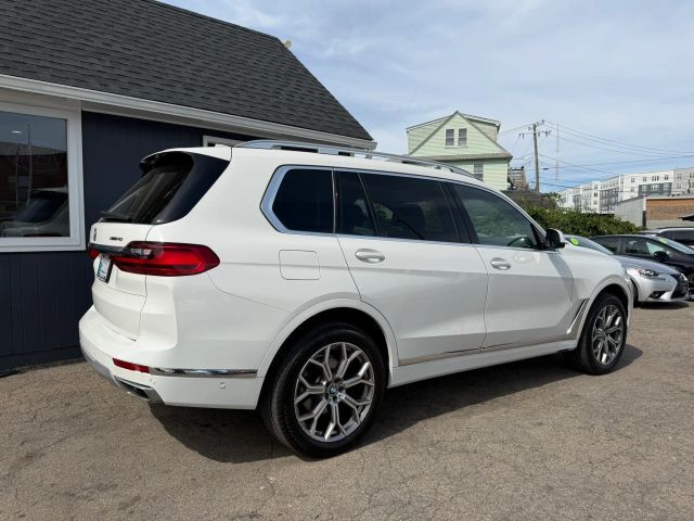 2021 BMW X7