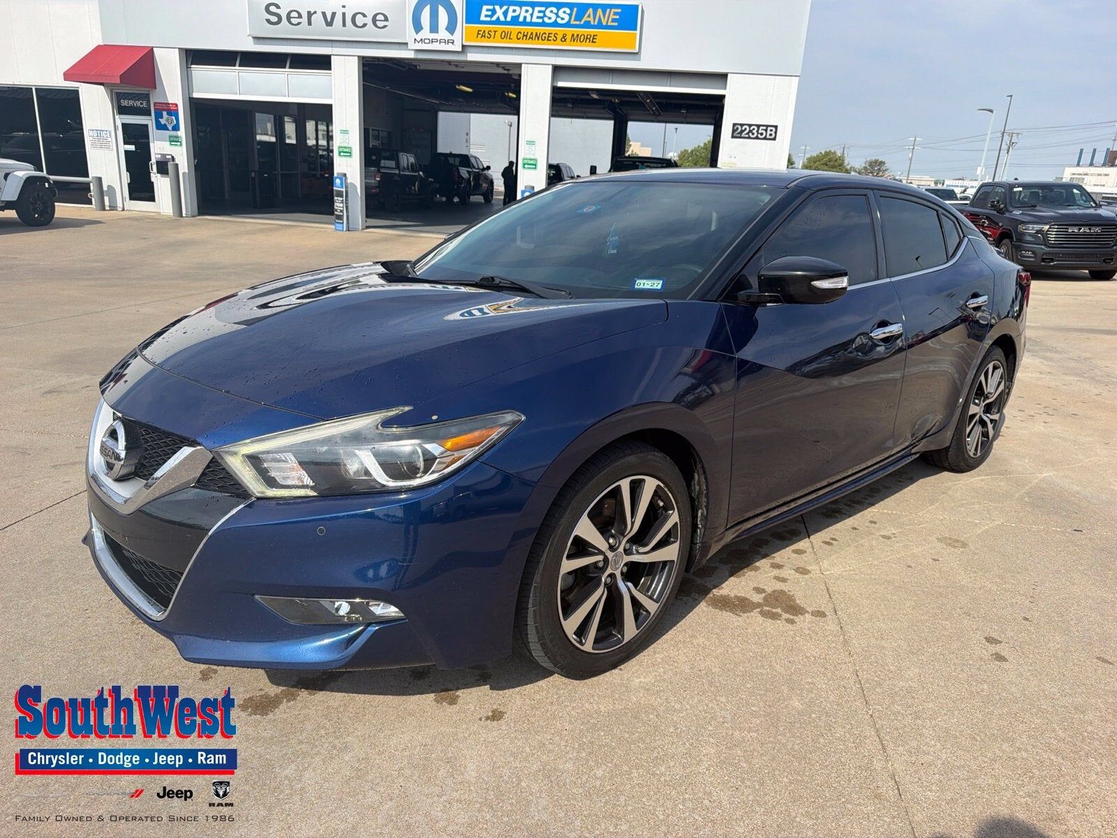 2017 NISSAN Maxima