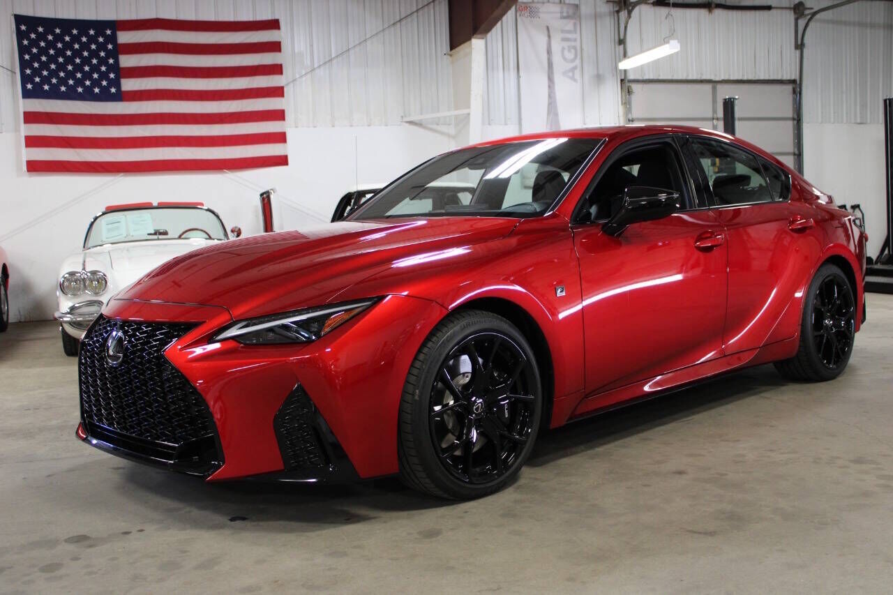 2025 LEXUS IS