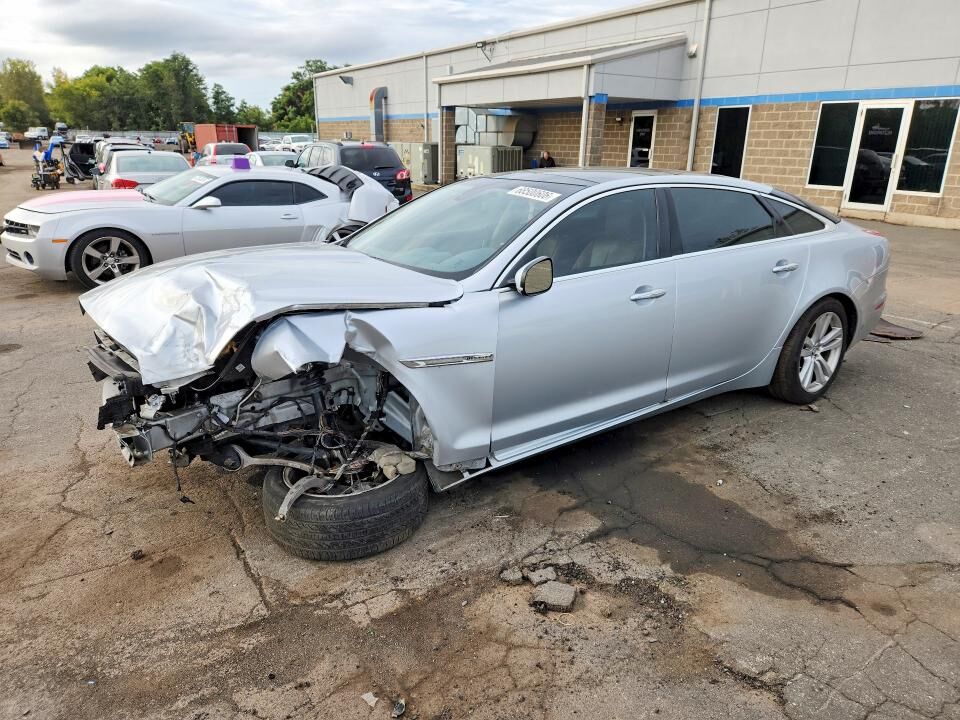 2011 JAGUAR XJ