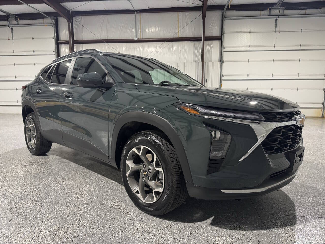 2025 CHEVROLET Trax