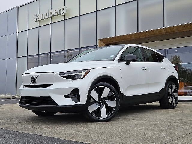 2023 VOLVO C40